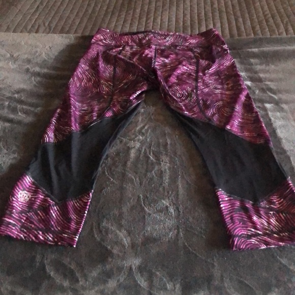 Lululemon Inspire Tight II size 10
Seawheeze 2016 - 7/8-length tight - Picture 11 of 14
